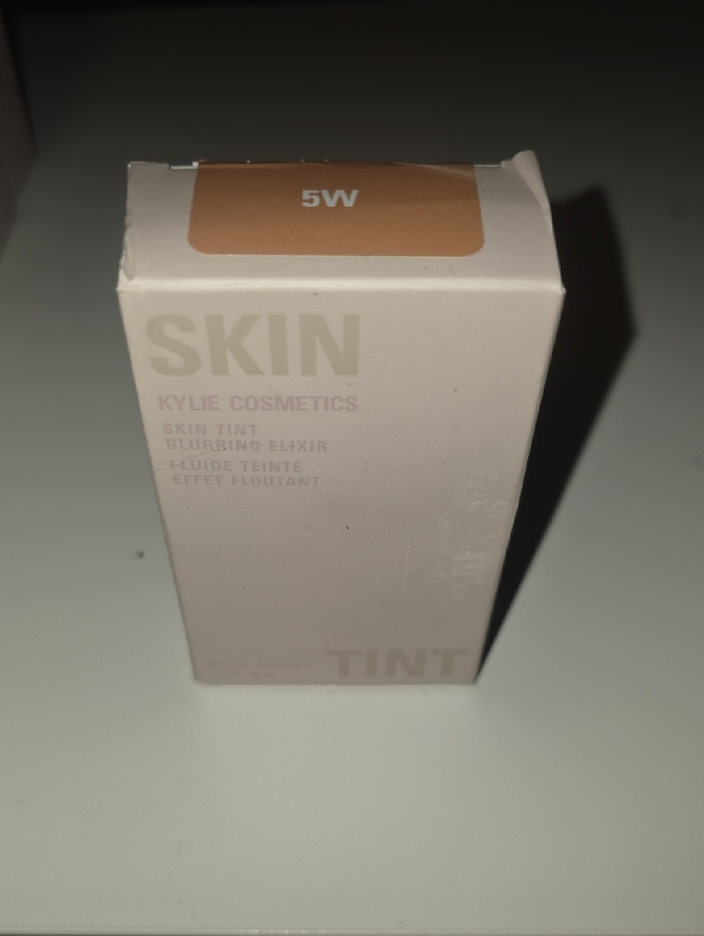 Kylie Cosmetics Skin Tint Blurring Elixir - 5W Warm Beige